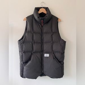 Grey puffa men’s vest. Size M